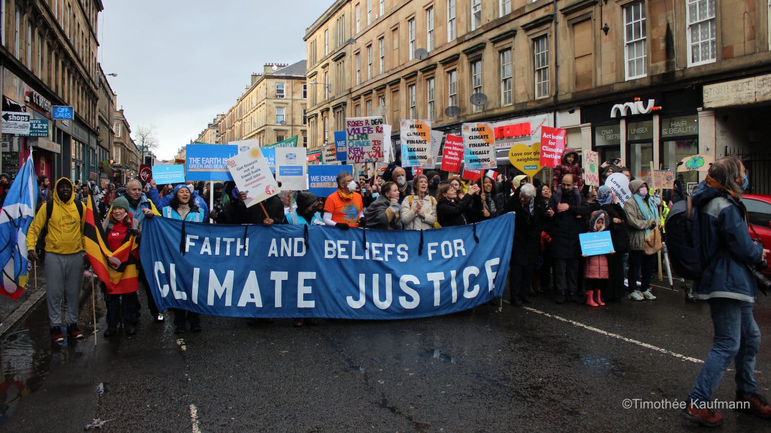 Marche pour le climat de différentes organisations chrétiennes à la COP 26